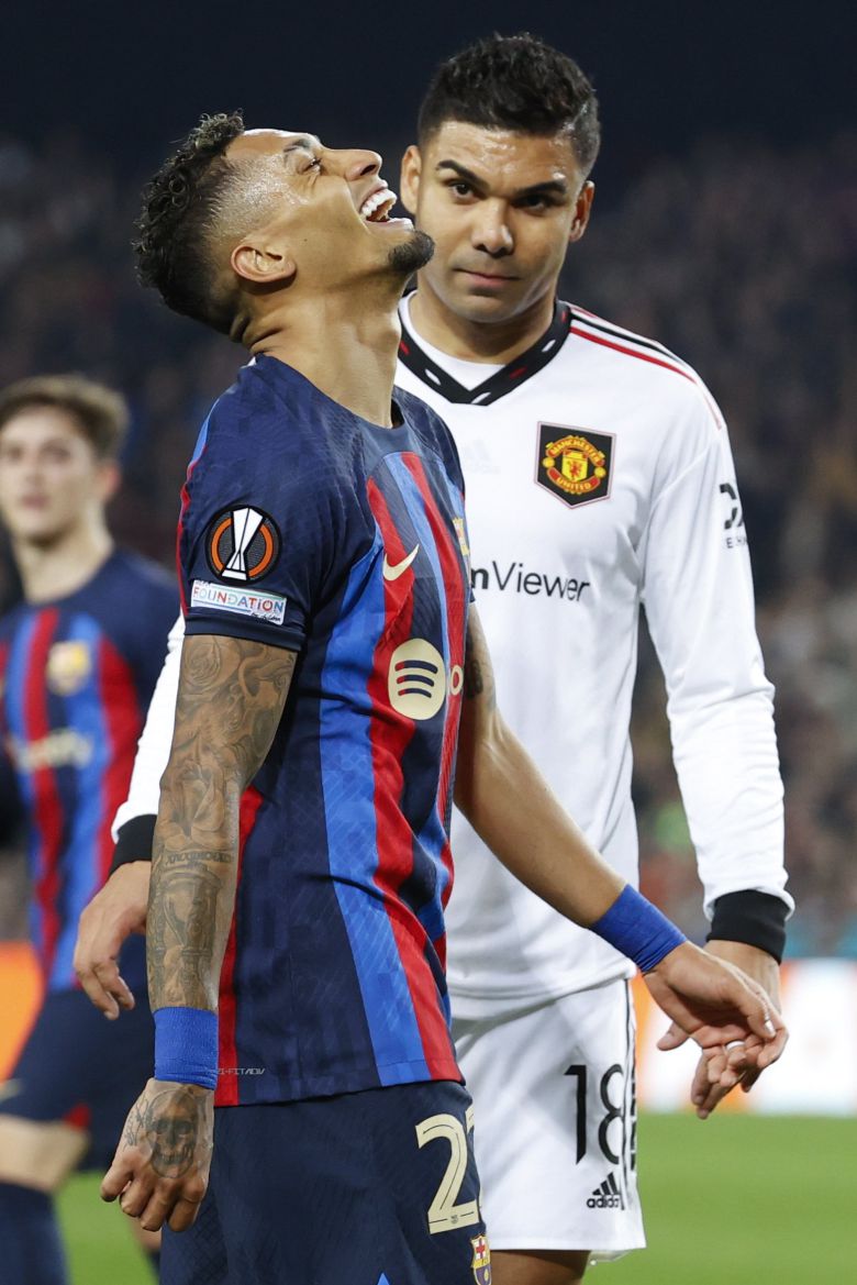 바르셀로나 하피냐(왼쪽)와 맨유 카세미루(오른쪽). EPA=연합뉴스