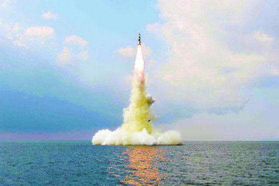 북한은 2021년 10월 19일 '신형 잠수함발사탄도탄(SLBM)' 시험발사를 진행했다고 주장했다. 뉴스1