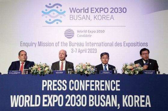 2023년 4월 6일 해운대구 시그니엘 호텔에서 BIE 실사단은 기자회견을 갖고 부산의 엑스포 준비 상황을 극찬했다.