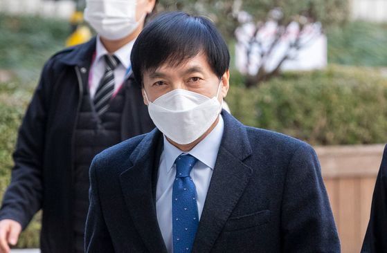 이성윤 법무연수원 연구위원이 지난 2월 서울중앙지법에서 열린 '김학의 불법출금 사건 수사 외압' 관련 선고 공판에 출석하고 있다. 뉴스1