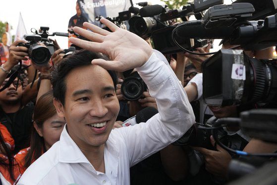 태국 방콕에서 열린 선거 유세에 나선 전진당 당수이자 총리 후보인 피타 림짜른랏. EPA=연합뉴스