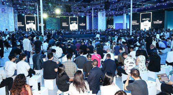 26일 서울 강남구 코엑스에서 열린 ‘갤럭시 언팩?2023’에서 참석자들이 신제품 공개를 기다리고 있다. 김종호 기자 20230726