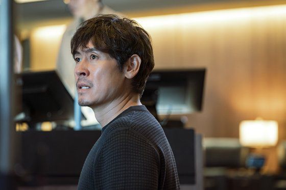 최근 각광받는 특수관 상영도 다채롭게 한다. 한국영화 중 최초로, 영상‧음향 특화관 돌비시네마 버전을 제작했고 아이맥스‧4DX 상영도 마련했다. 김 감독은 “압도적 화면 사이즈를 원한다면 아이맥스, 돌비시네마에선 색감의 신세계를 보실 수 있다. 사운드를 위해선 돌비애트모스 입체음향이 설비된 곳에서 가급적 보시라”고 권했다. 사진 CJ ENM