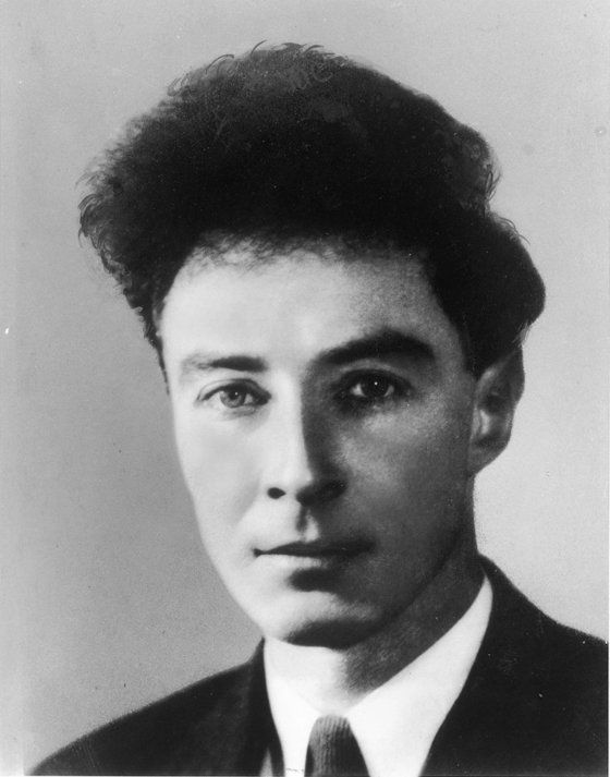 로버트 오펜하이머가 개발을 이끈 세계 최초의 원자폭탄이 '트르니티 테스트'에서 폭발하는 장면. 사진 사이언스북스