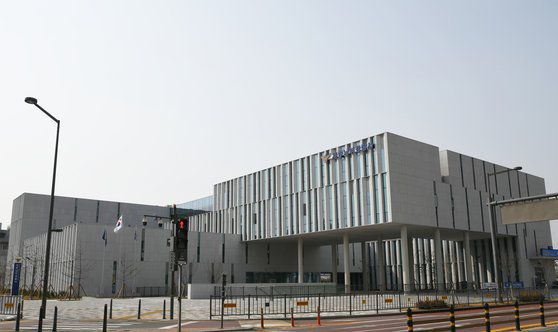 세종남부경찰서는 지난 10일 "학부모가 자신을 인분이 묻은 기저귀로 폭행했다"는 어린이집 교사의 고소를 접수하고 수사에 나섰다. [사진 세종경찰청]