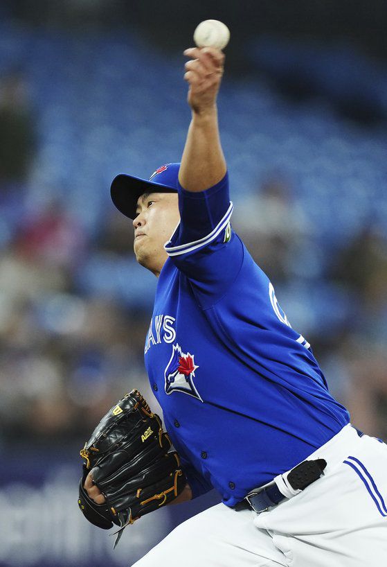 13일(한국시간) 텍사스 레인저스전에서 역투하는 류현진. AP=연합뉴스