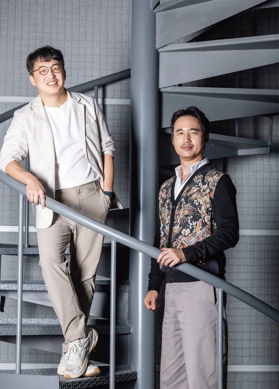 지난 10월 16일 천홍석 트위니 대표(좌)와 김익환 한세실업 부회장(우)이 만나 자율주행로봇의 미래에 대해 이야기를 나눴다.