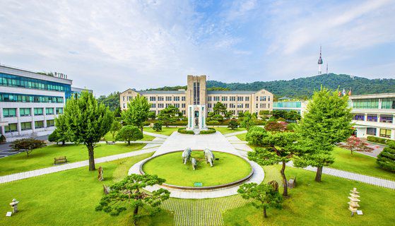 동국대학교는 중앙일보 대학평가에서 종합 순위가 2005년 44위였으나 올해 8위로 역대 최고 순위에 올랐다. 사진은 동국대 서울캠퍼스 전경. 사진 동국대