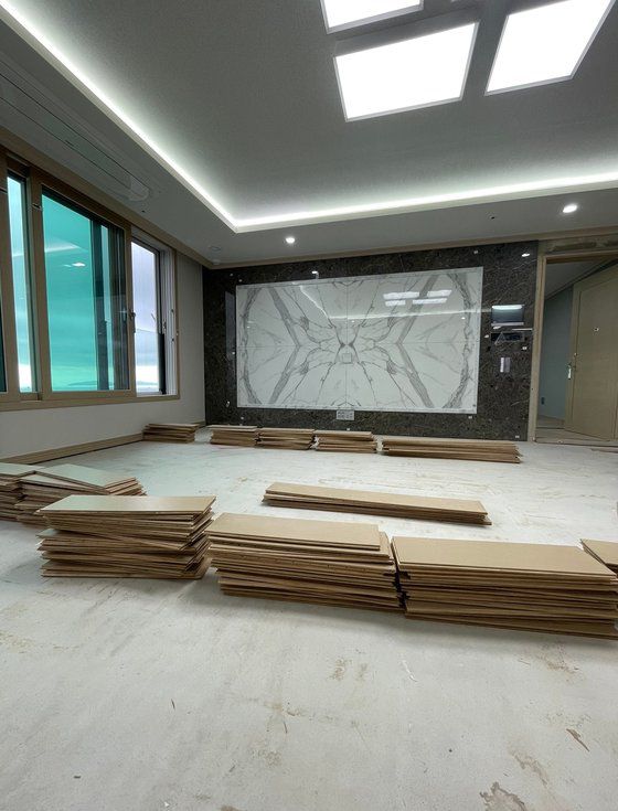 지난 9월27일부터 입주를 시작한 디에트르송도시그니처뷰. 입주 시작 이후에도 추락 방지 난간 미시공 가구가 있었다. 독자 제공