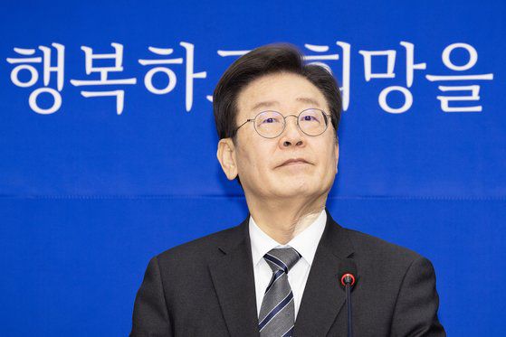 이재명 대표가 26일 오전 서울 여의도 국회에서 열린 최고위회의에 참석해 있다. 전민규 기자