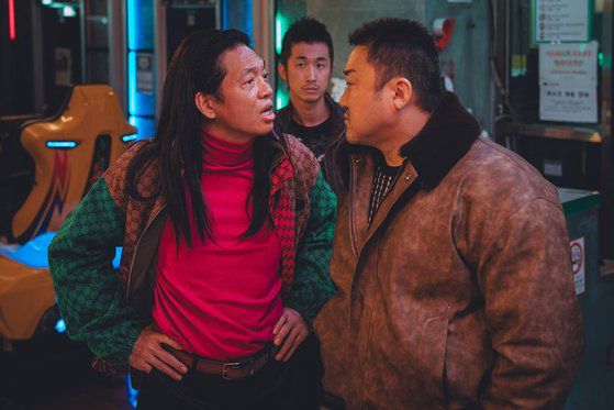 박지환(왼쪽)과 마동석. 사진 에이비오엔터테인먼트