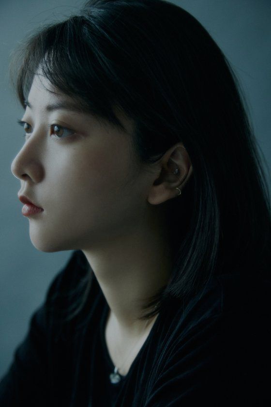 단편 '메아리'에서 주인공 소녀 옥연(정은선)은 도망친 숲에서 시집갔던 옆집 언니 방울을 만나곤 이내 방울이 아니라 도깨비란 걸 깨닫는다.사진 CJ문화재단, 인디스토리