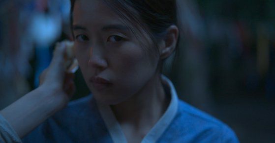 단편 '메아리'에는 전통 혼례복을 비롯해 다양한 전통 복식과 장식들이 등장한다. 사진 CJ문화재단, 인디스토리