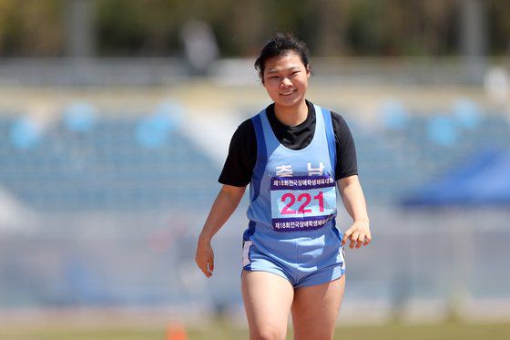 16일 목포종합경기장에서 열린 제18회 전국장애학생체전 육상 T35/T38 여자 200m에서 3위에 오른 곽민진. 사진 대한장애인체육회