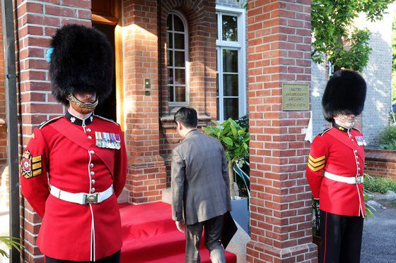 온도가 중요한 디저트는 서늘한 실내에 따로 차려졌다. 장진영 기자