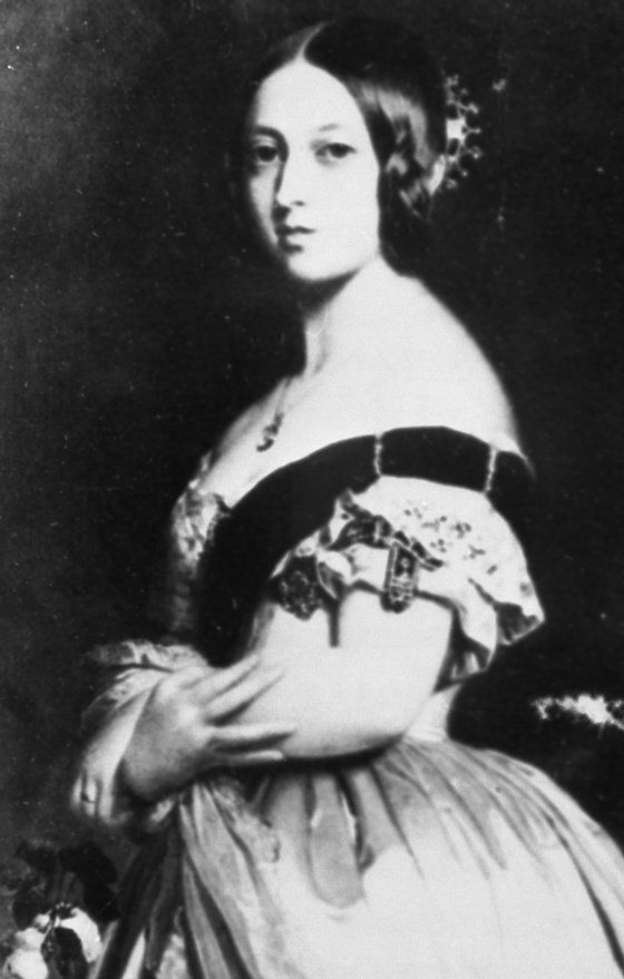 영국 왕실의 상징, 근위병. 지난 23일 오후 대사관저 앞을 지키고 있다. 장진영 기자