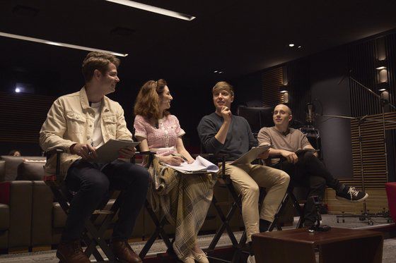 지난 5일 서울 종로구 넷플릭스코리아에서 외국인 4명이 모여 작품별 더빙 수준에 대해 분석·평가하는 자리가 마련됐다. 사진 넷플릭스