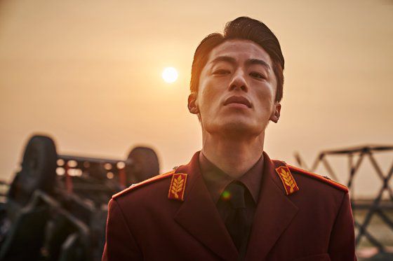 영화 '탈주'(감독 이종필) 배우 구교환을 개봉(3일) 전 서울 삼청동 카페에서 만났다. 영화에서 그는 탈북을 꾀한 북한군 규남(이제훈)을 쫓는 북한군 장교 현상을 연기했다. 사진 플러스엠 엔터테인먼트