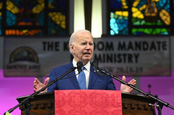 조 바이든 미국 대통령이 7일(현지시간) 펜실베이니아주 필라델피아의 한 개신교 교회 예배에 참석해 연설하고 있다. AFP=연합뉴스