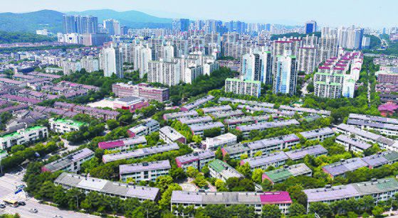 수도권 1기 신도시가 올해 안에 선도지구 2만6000가구 선정과 정비기본계 획 수립을 끝내고 내년부터 본격적인 재건축에 나선다. 사진은 선도지구로 8000가구를 선정할 예정인 분당. [연합뉴스]