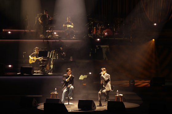 김동률은 17~20일 진행한 이적 콘서트 '이적의 노래들' 게스트로 전 회차 출연했다. 사진 뮤직팜