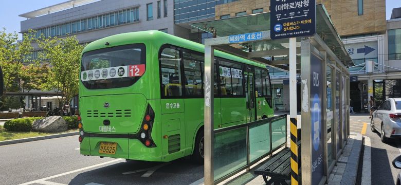 마을버스 기사 10명 중 4명 꼴로 노인으로 나타났다. 중앙일보