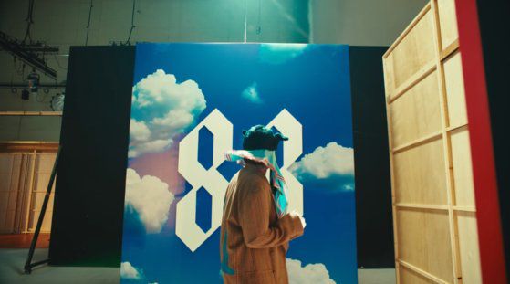 화려한 스케일의 '파워' 안무 영상. 사진 갤럭시코퍼레이션