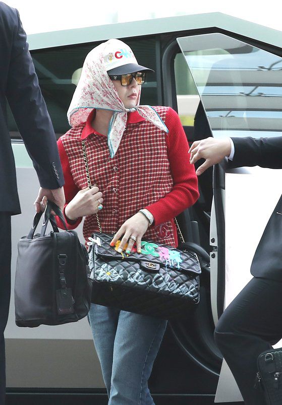 사진 '파워' 뮤직비디오