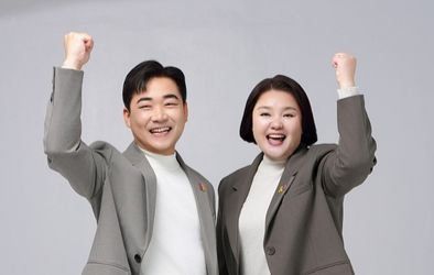 박영환 전교조 위원장 당선인(왼쪽)과 양혜정 사무총장 당선인. 사진 전교조