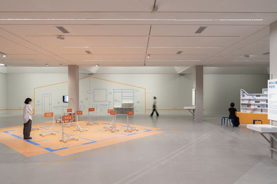 '연결하는 집: 대안적 삶을 위한 건축' 전시 전경. 사진 손미현, 국립현대미술관 제공