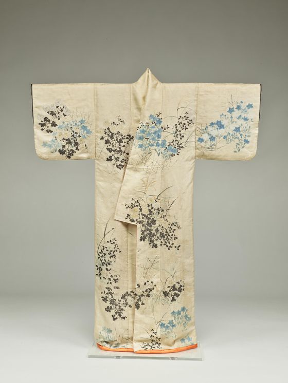 일본 중요문화재인 '가을풀무늬 고소데'. 에도시대인 18세기에 제작돼 도쿄국립박물관이 소장하고 있다. 사진 도쿄국립박물관