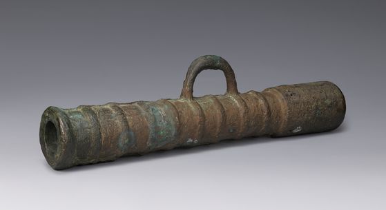 임진왜란 당시 쓰인 조선무기 ‘현자총통’. [사진 대한민국역사박물관, 국립중앙박물관]