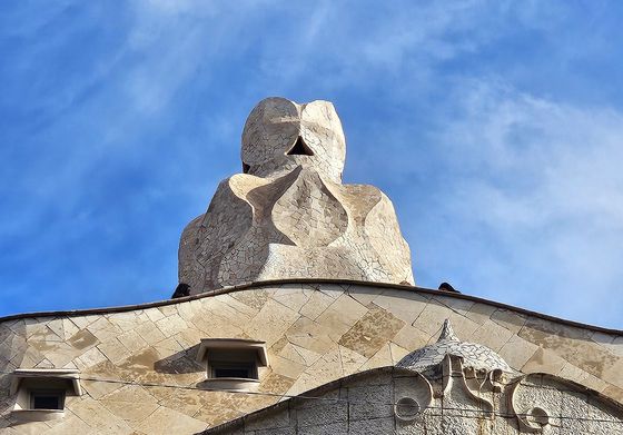 가우디가 건축한 ‘카사 밀라’의 굴뚝. 몬세라트에서 영감을 얻었다고 한다.
