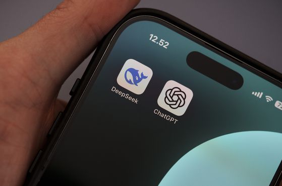 딥시크와 챗GPT 어플리케이션. EPA=연합뉴스