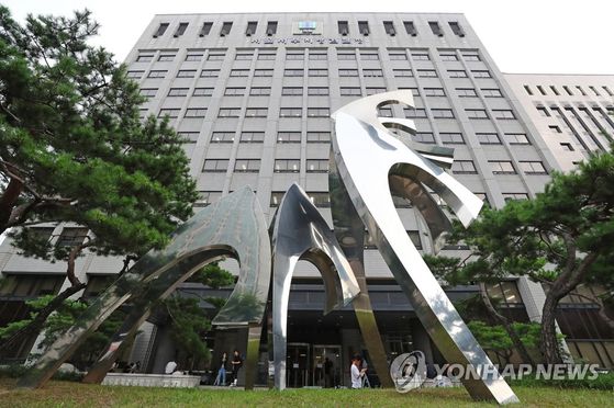 구속영장 청구 여부는 다음주 초쯤 결정될 전망이다. 검찰 관계자는 "보완수사 결과 등을 종합적으로 검토 중이다"고 밝혔다. 연합뉴스