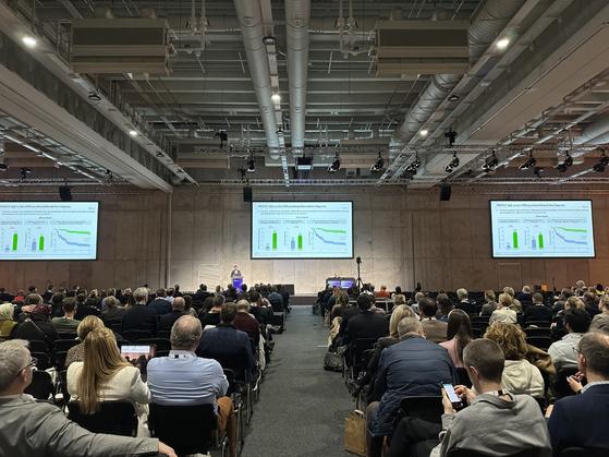 지난 21일(현지시간) 독일 베를린 시티큐브에서 열린 '2025 유럽 크론병 및 대장염학회'(ECCO)에서 '염증성 장질환 환자의 조기 치료'를 주제로 심포지엄이 열리고 있다. 사진 셀트리온