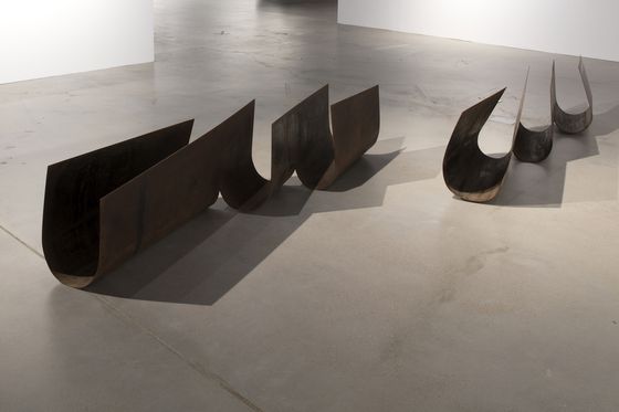 김인겸 Emptiness, 2005, cor-ten steel, 234 x 62 x 53 cm. 촬영 김산. [사진 우손갤러리]