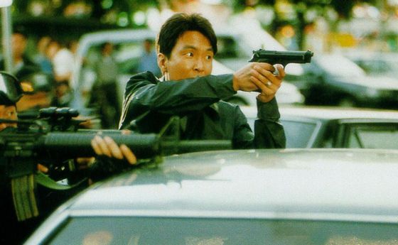 영화 '쉬리'의 총격신은 할리우드 영화 못지 않게 리얼했다. 총소리에 놀란 주민들이 경찰에 신고하는 소동이 벌어지기도 했다.  사진 삼성전자