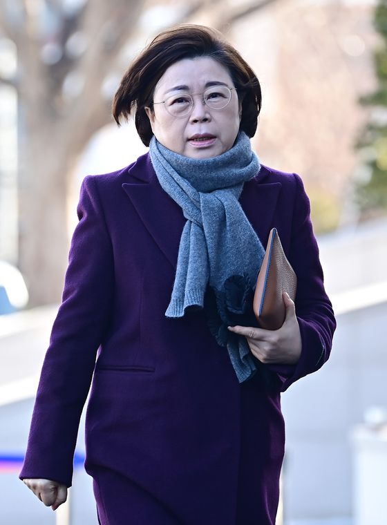 김정재 국민의힘 의원이 지난 13일 오전 서울 종로구 헌법재판소에서 열리는 윤석열 대통령 탄핵 심판 8차 변론기일에 참석하고 있다. 뉴스1