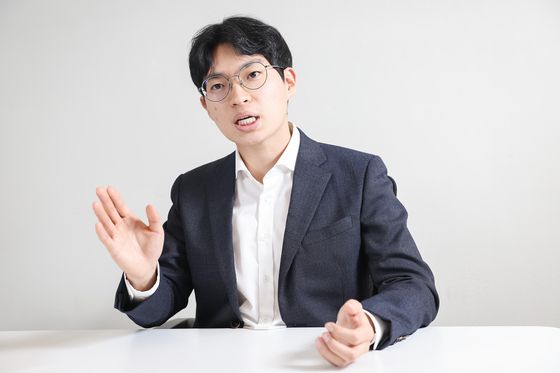 장재영 서울대병원 사직 전공의가 18일 오후 서울 서소문 부영빌딩에서 중앙일보와 인터뷰를 하고 있다. 전민규 기자