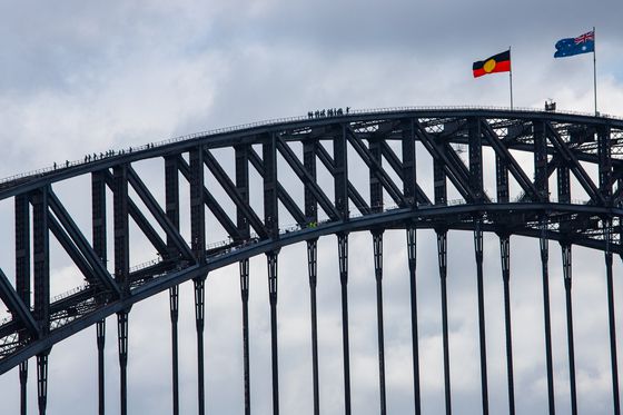시드니 하버브리지를 등반하는 사람들. 최승표 기자, [사진 호주관광청]