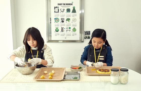 수제 간식은 반려동물이 특정 원료·첨가물에 알레르기가 있거나 섭취를 피해야 하는 경우 도움이 된다.