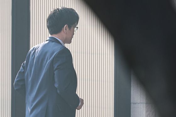 오동운 고위공직자범죄수사처(공수처) 처장이 10일 오전 경기 과천시 정부과천청사 공수처로 출근하고 있다. 뉴스1