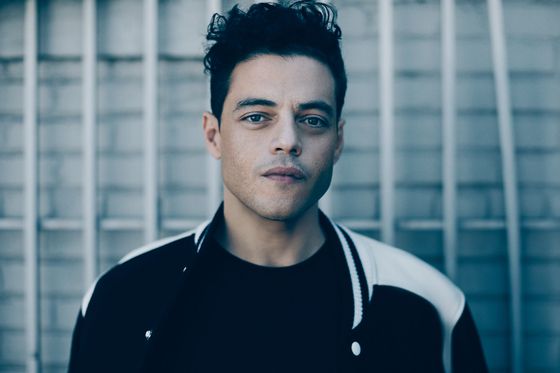 영화 '아마추어'에서 주인공 찰리 헬러 역을 맡은 배우 라미 말렉. 사진 월트디즈니 컴퍼니 코리아