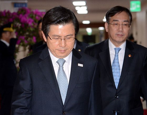 한덕수 대통령 권한대행 국무총리가 14일 서울 삼청동 총리공관에서 경제안보잔략 TF 회의를 주재하고 있다. 대통령실사진기자단