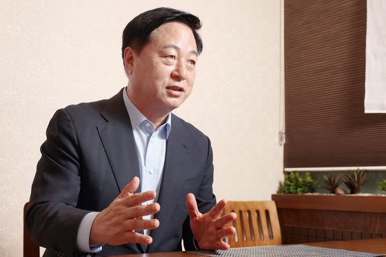 김두관 더불어민주당 전 의원이 19일 여의도의 한 식당에서 중앙일보와 인터뷰를 하고 있다. 전민규 기자 / 20240819