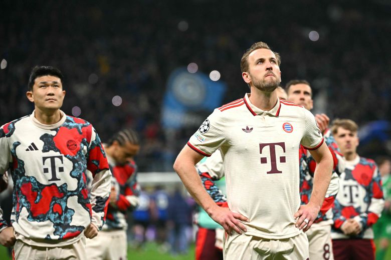 김민재(왼쪽)와 해리 케인(오른쪽)은 소속팀 바이에른 뮌헨의 유럽 챔피언스리그 8강 탈락을 막지 못했다. [AFP=연합뉴스]