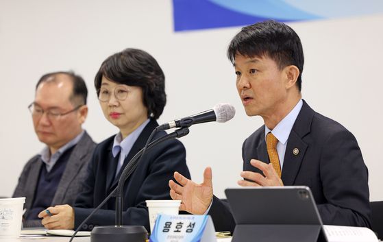 용호성 문화체육관광부 제1차관이 지난달 19일 서울 종로구 국립현대미술관 서울관에서 열린 '2025 AI-저작권 제도개선 워킹그룹 발족식'에서 발언하고 있다. 연합뉴스