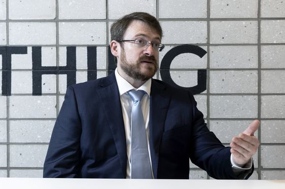 지난해 6월 20일 해군의 상륙함 독도함에서 실드 AI의 드론 V-BAT 운용을 시험했다. V-BAT은 수직 이착륙과 완전 자율비행이 가능하다. 실드 AI