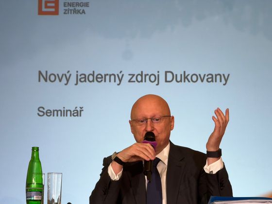 7일(현지시간) 체코 프라하 리히텐슈타인궁에서 다니엘 베네시 체코전력공사(CEZ) 그룹 최고경영자(CEO)가 두코바니 신규 원자력발전소 관련 기자회견을 열고 발언하고 있다. 프라하=임성빈 기자